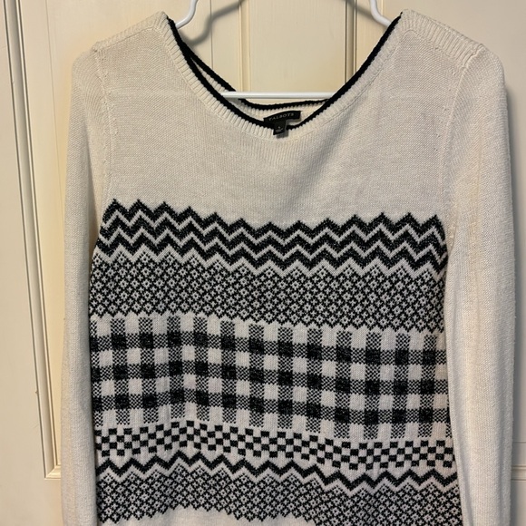 Talbots L cream and black pattern with sparkle thread sweater NWOT. - Picture 2 of 7